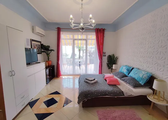 Sea View Apartments In Villa Esperia
